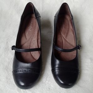 Natural Soul by Naturalizer black wedge pumps size 8 M Women's